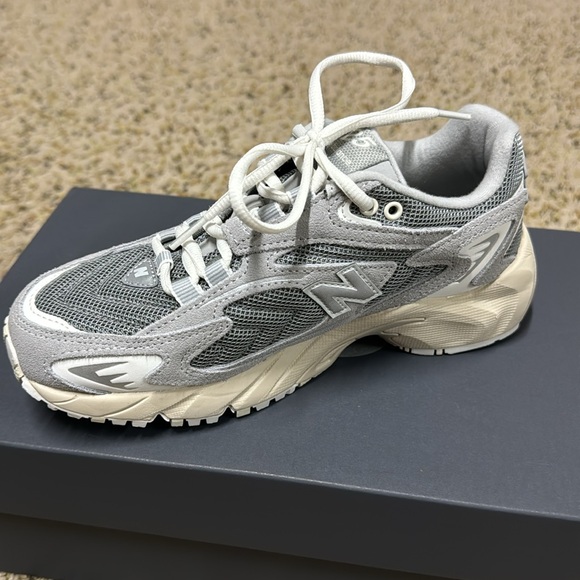 new balance 725v1 new with box - Picture 2 of 5